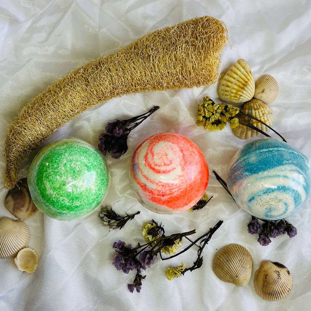 Bath Bomb from Os Organic Skin Care,  Gift yourself a therapy bath for your tiring days. They detox your skin, washes away all impurities, thoroughly nourishes and moisturizes your skin, , soft and glowing skin. The aroma calms your mind and helps in relaxation. Pop OS Organic Skin care Bath Bomb 